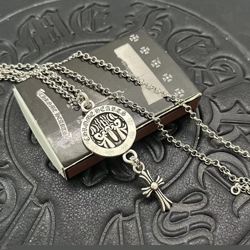 Ch**me He**ts necklaces